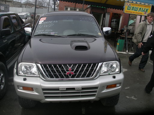 2003 Mitsubishi Strada
