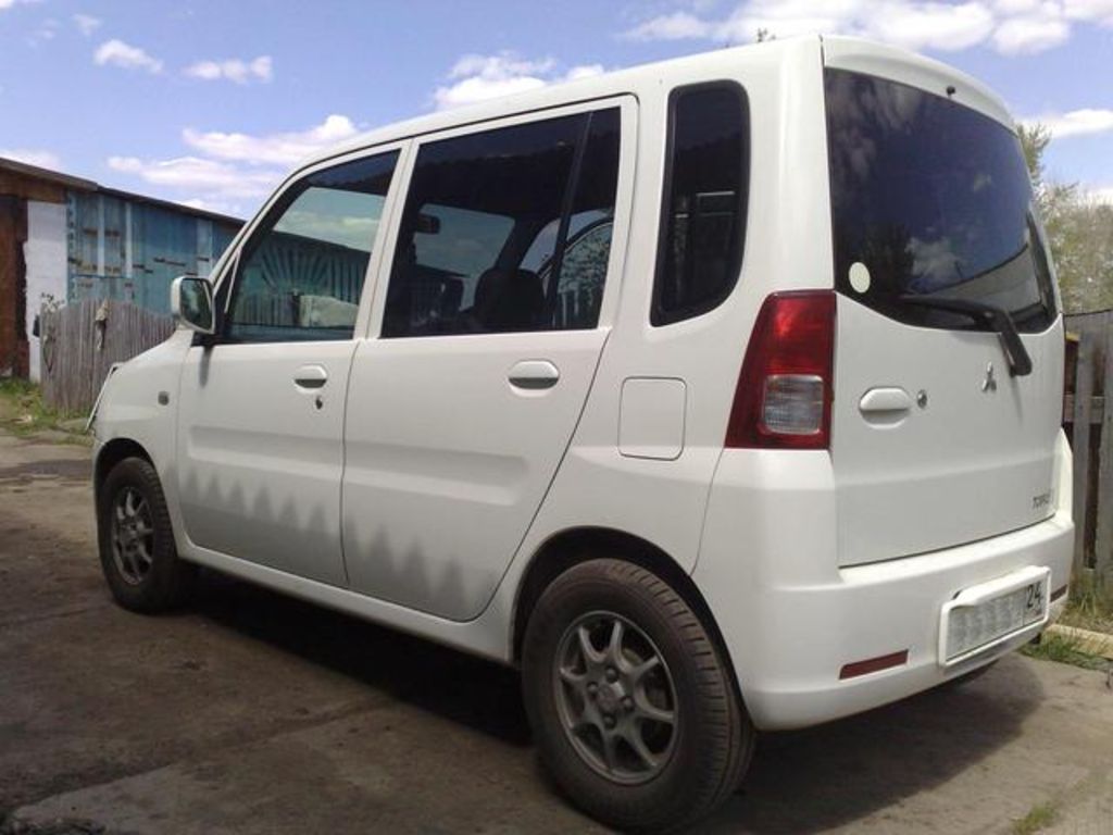 2001 Mitsubishi Toppo BJ