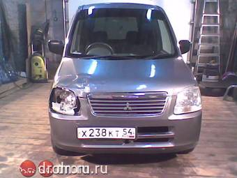 2001 Mitsubishi Toppo BJ Wallpapers
