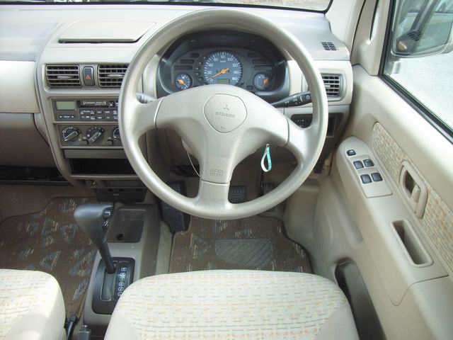 1999 Mitsubishi Toppo BJ Wide Pictures