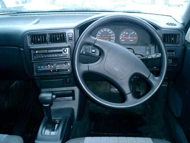 1998 Nissan AD Van Photos