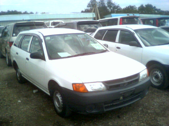 2000 Nissan AD Van