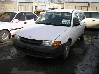 2000 Nissan AD Van