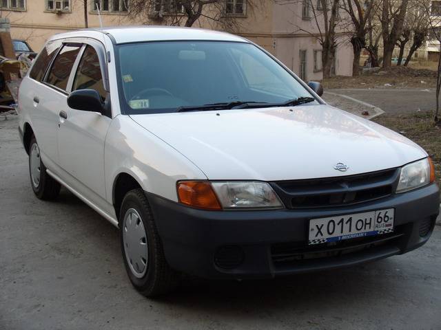 2000 Nissan AD Van