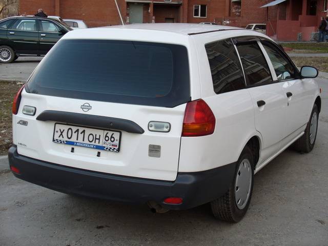 2000 Nissan AD Van
