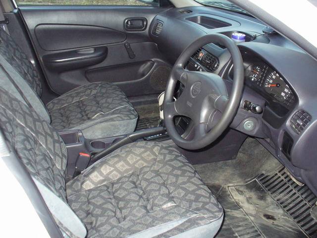 2000 Nissan AD Van
