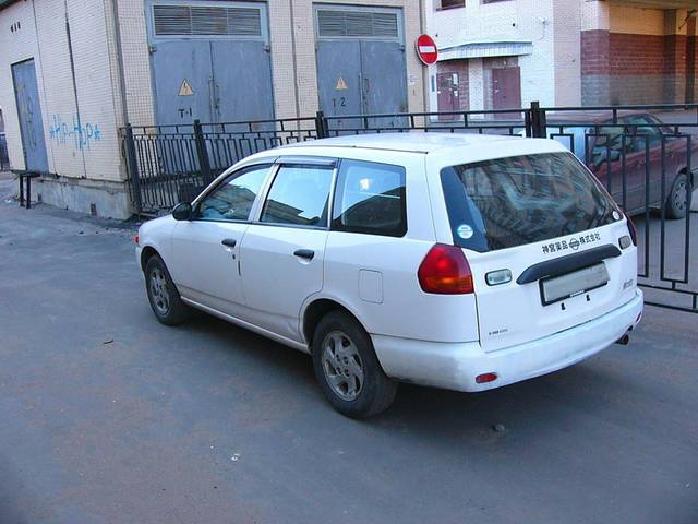 2000 Nissan AD Van