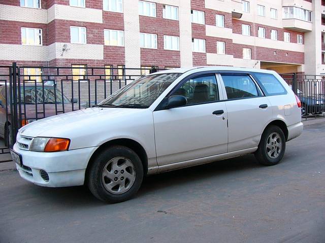 2000 Nissan AD Van