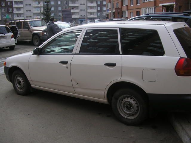 2000 Nissan AD Van