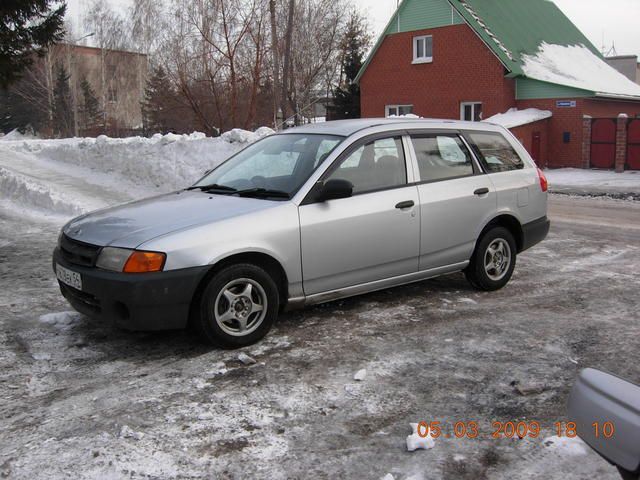 2000 Nissan AD Van