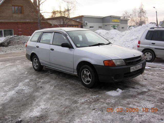 2000 Nissan AD Van