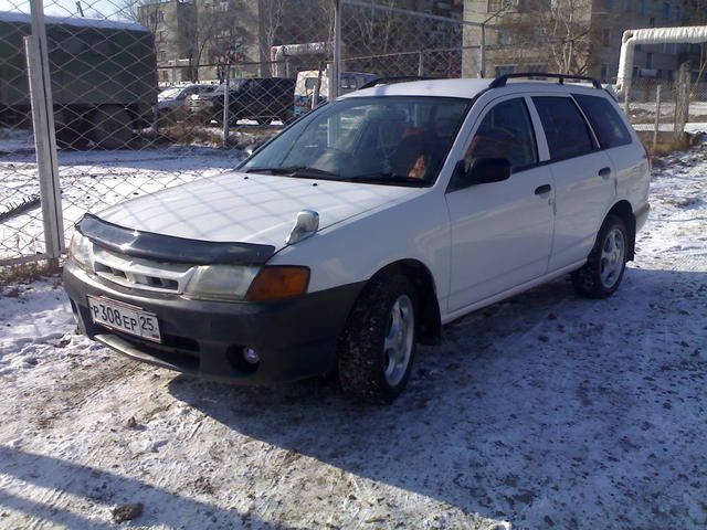 2000 Nissan AD Van