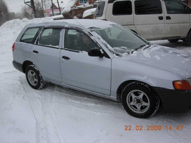 2000 Nissan AD Van