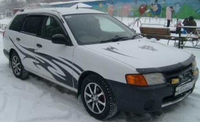 2000 Nissan AD Van
