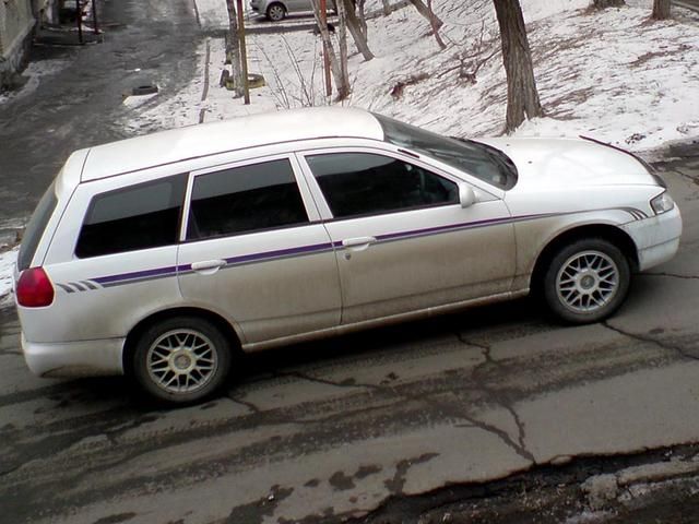 2000 Nissan AD Van