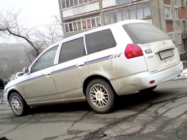 2000 Nissan AD Van
