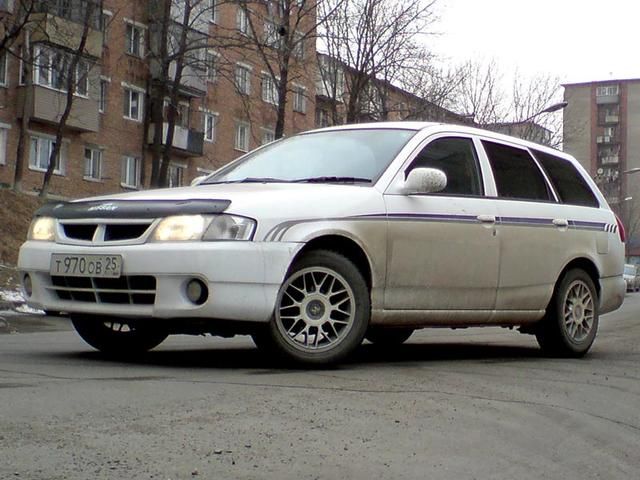 2000 Nissan AD Van
