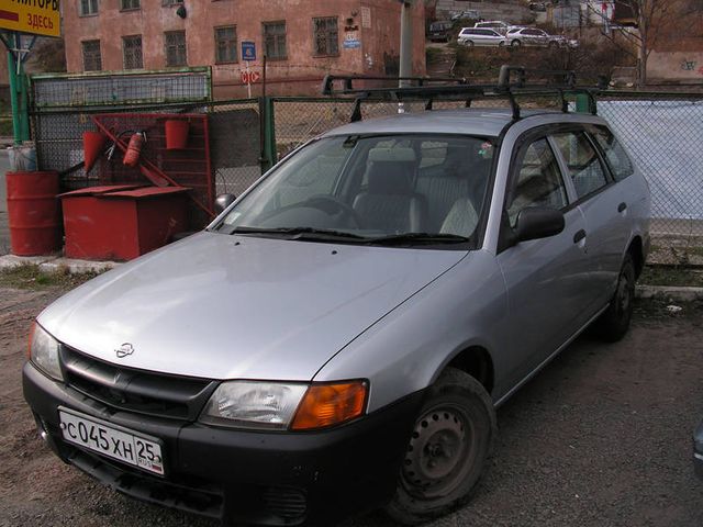 2000 Nissan AD Van