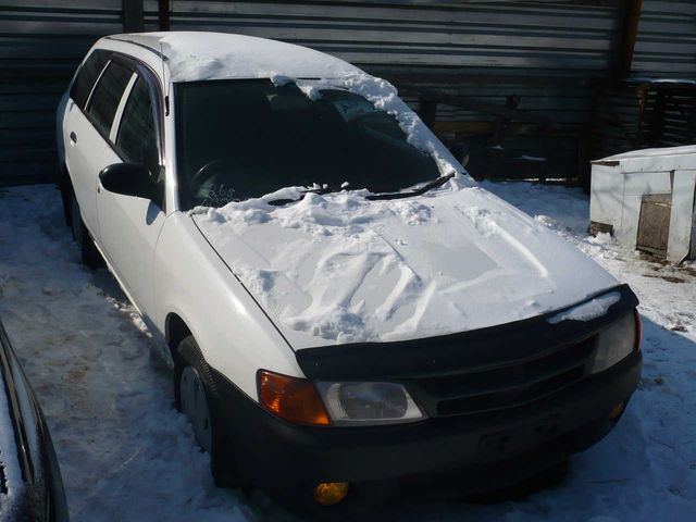 2000 Nissan AD Van