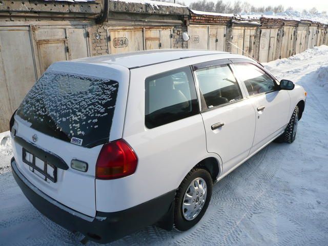 2000 Nissan AD Van