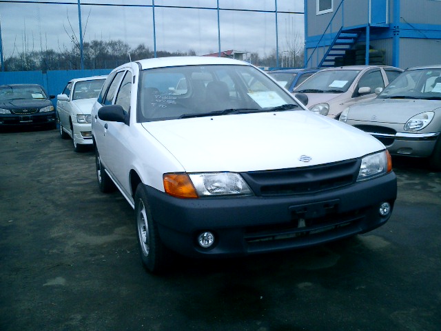 2000 Nissan AD Van Pictures