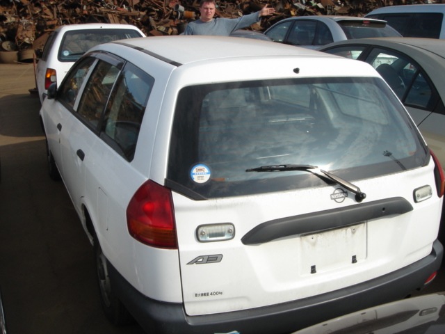 2000 Nissan AD Van Pictures