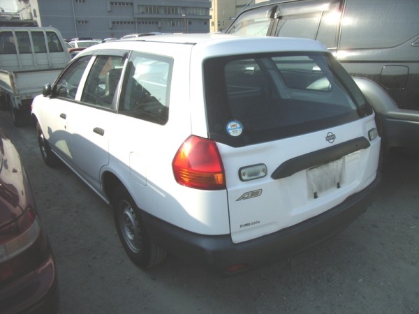 2000 Nissan AD Van Pictures
