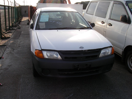 2000 Nissan AD Van Photos