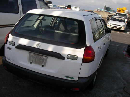 2000 Nissan AD Van Photos