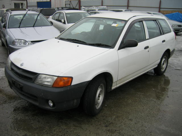 2000 Nissan AD Van Photos