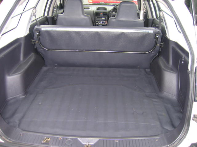 2000 Nissan AD Van Wallpapers