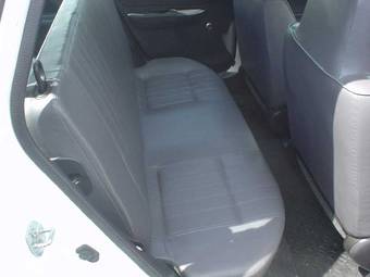 2000 Nissan AD Van Photos