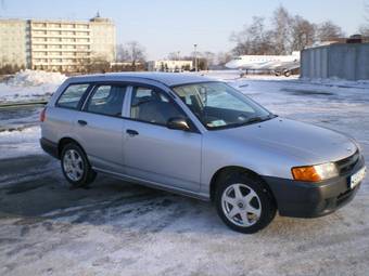 2000 Nissan AD Van Pictures