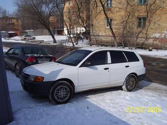 2000 Nissan AD Van Pictures