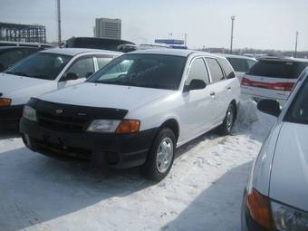 2000 Nissan AD Van Pictures