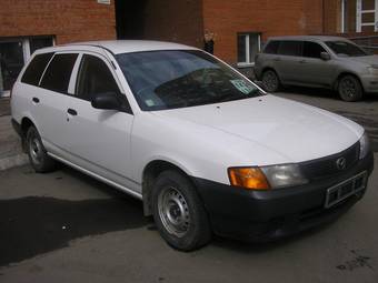 2000 Nissan AD Van Pictures