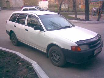 2000 Nissan AD Van Photos
