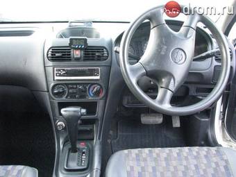 2000 Nissan AD Van Photos