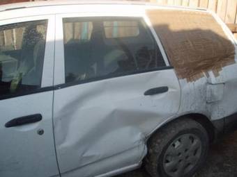 2000 Nissan AD Van Photos