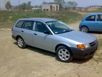 2000 Nissan AD Van Photos