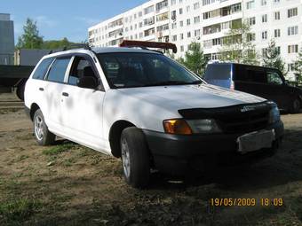 2000 Nissan AD Van Photos
