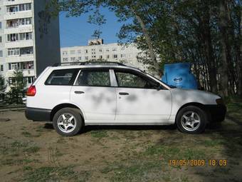 2000 Nissan AD Van Photos
