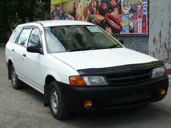 2000 Nissan AD Van Pictures