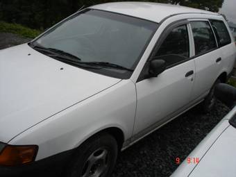 2000 Nissan AD Van Photos