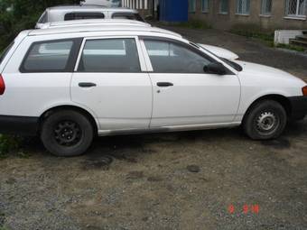 2000 Nissan AD Van Pictures