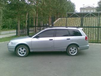 2000 Nissan AD Van Photos