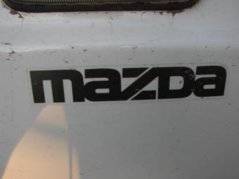 2000 Nissan AD Van Photos