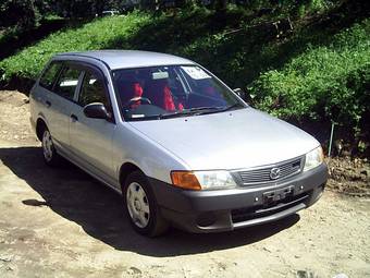 2000 Nissan AD Van Pictures