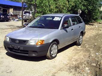 2000 Nissan AD Van Photos