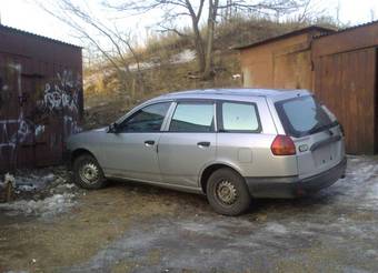 2000 Nissan AD Van Photos